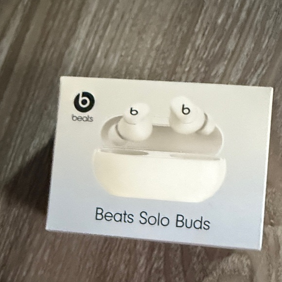 Beats by Dre Solo Buds Wireless Earbuds - White
